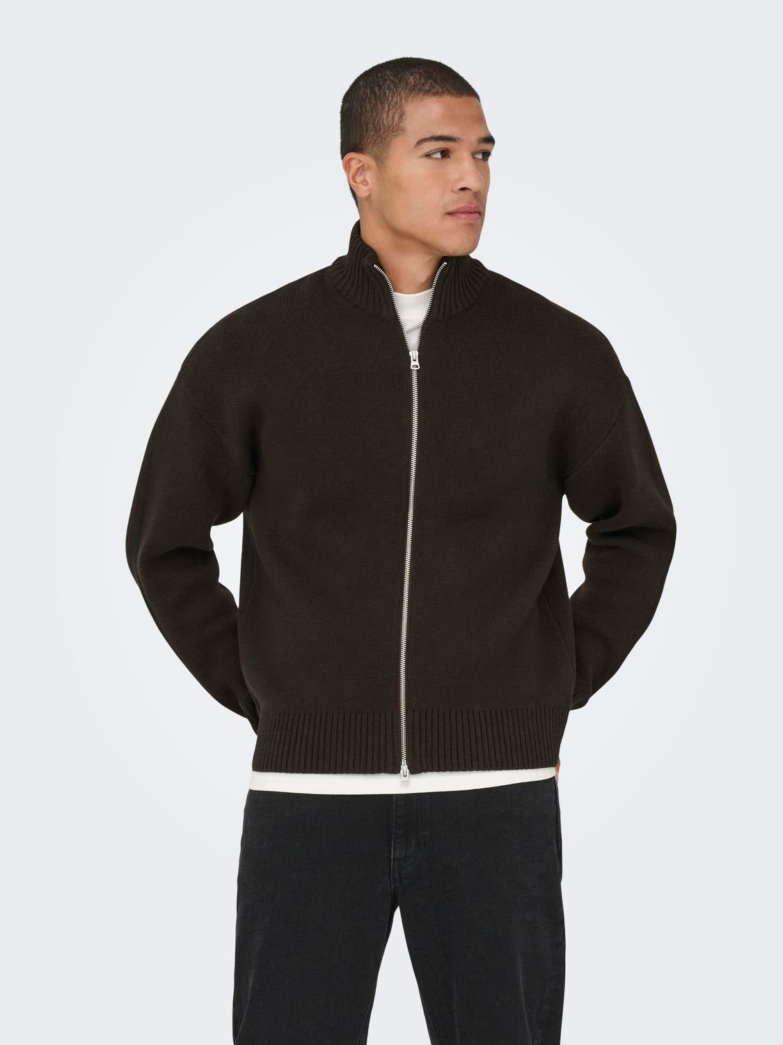 model_shot-front